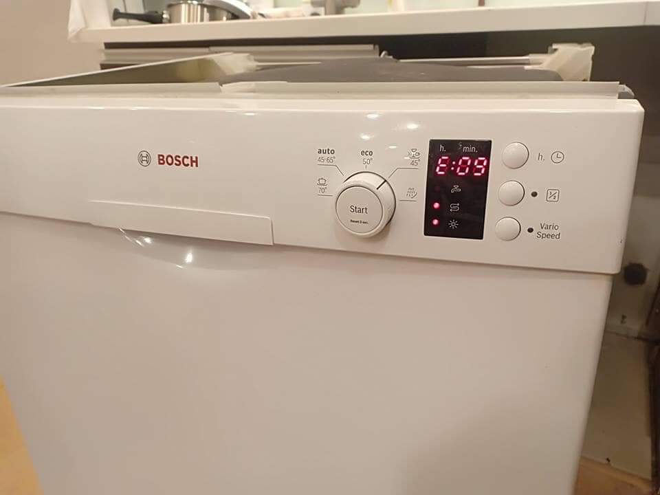 Sửa máy rửa bát Bosch báo lỗi E09